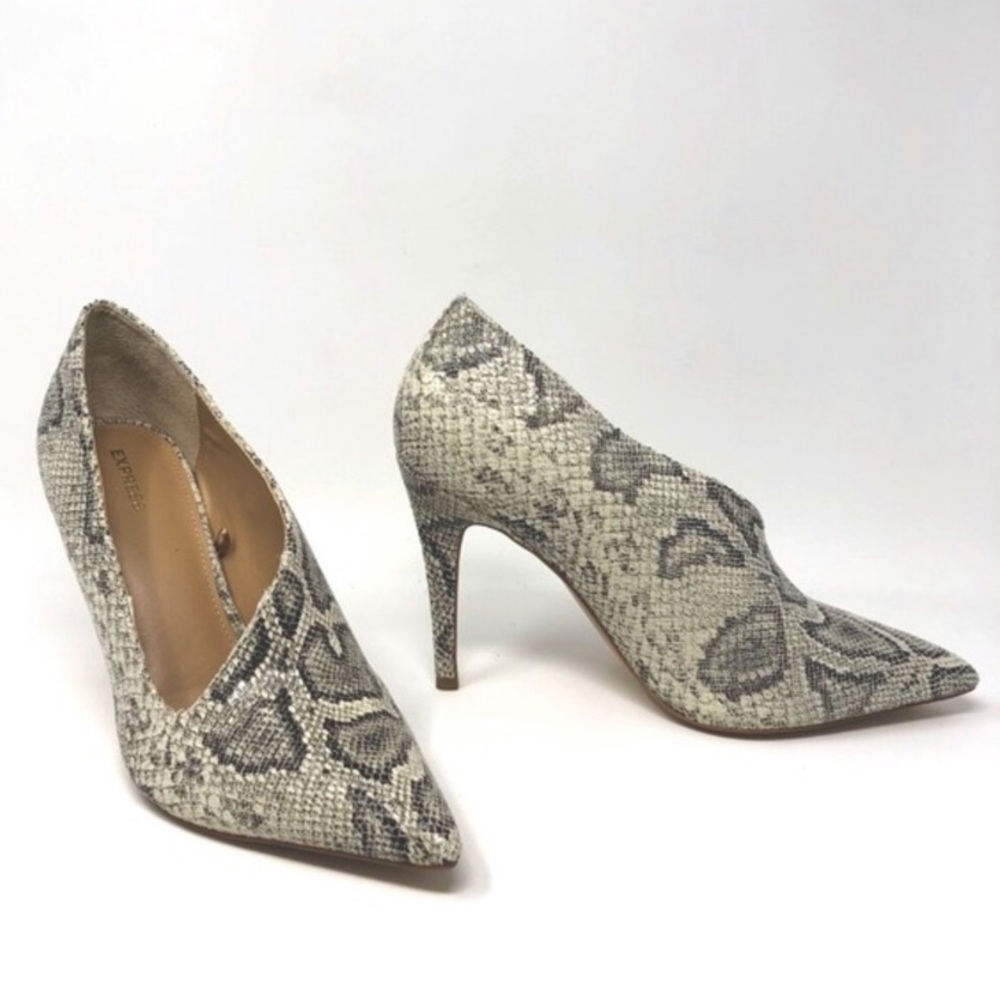 NWT Express Snake Print Side Slit Pumps Heels 9